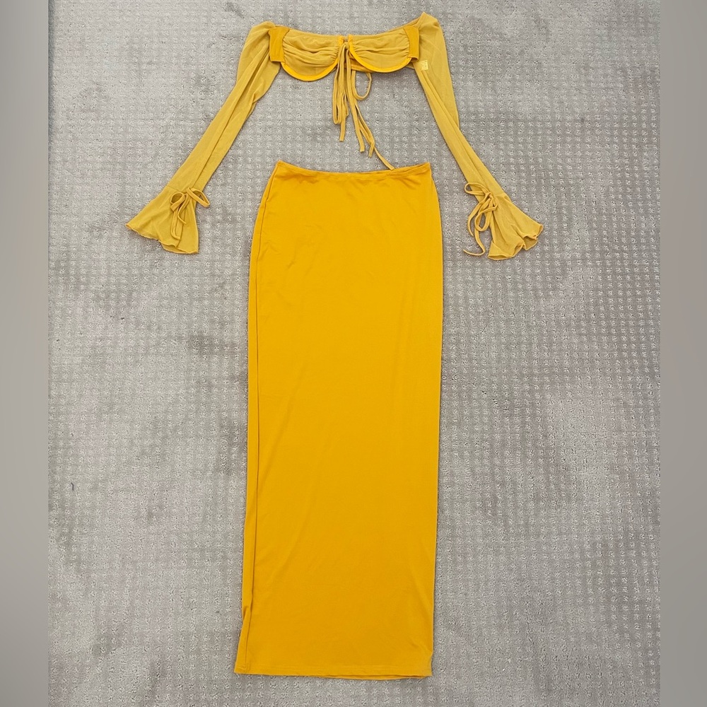 Amazon Yellow Skirt Set